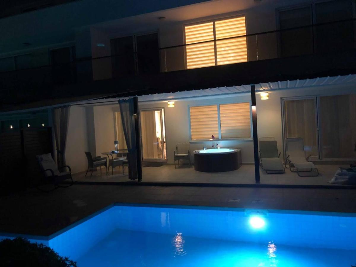 Babylon Luxury Villa With Private Pool And Indoor Heated Pool Sidé Extérieur photo