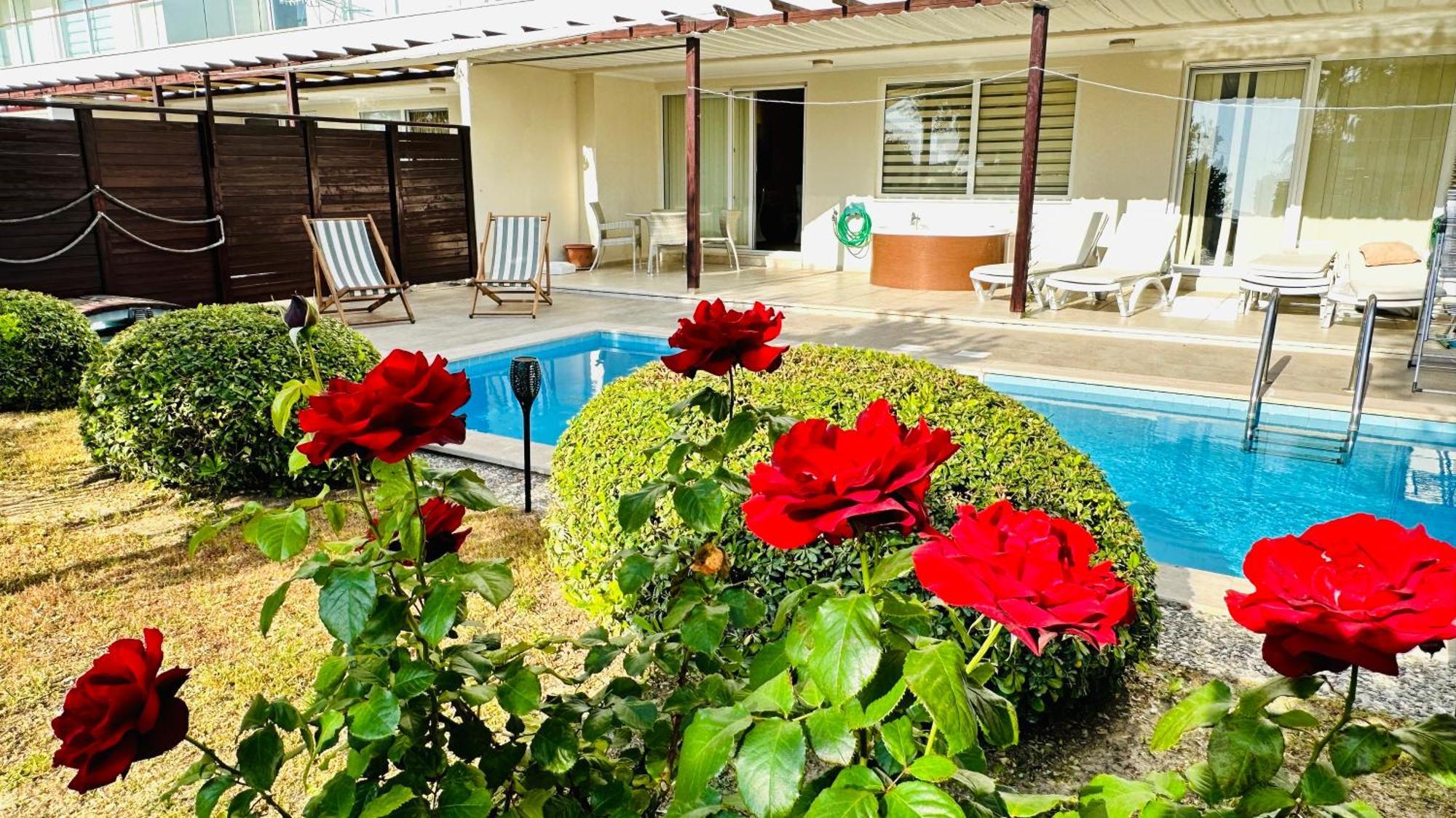 Babylon Luxury Villa With Private Pool And Indoor Heated Pool Sidé Extérieur photo