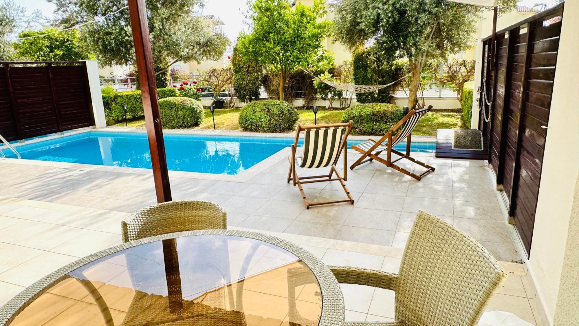 Babylon Luxury Villa With Private Pool And Indoor Heated Pool Sidé Extérieur photo